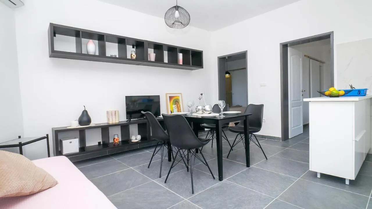 Apartman A2 S Vlastitim Bazenom Appartement Trogir Kroatië