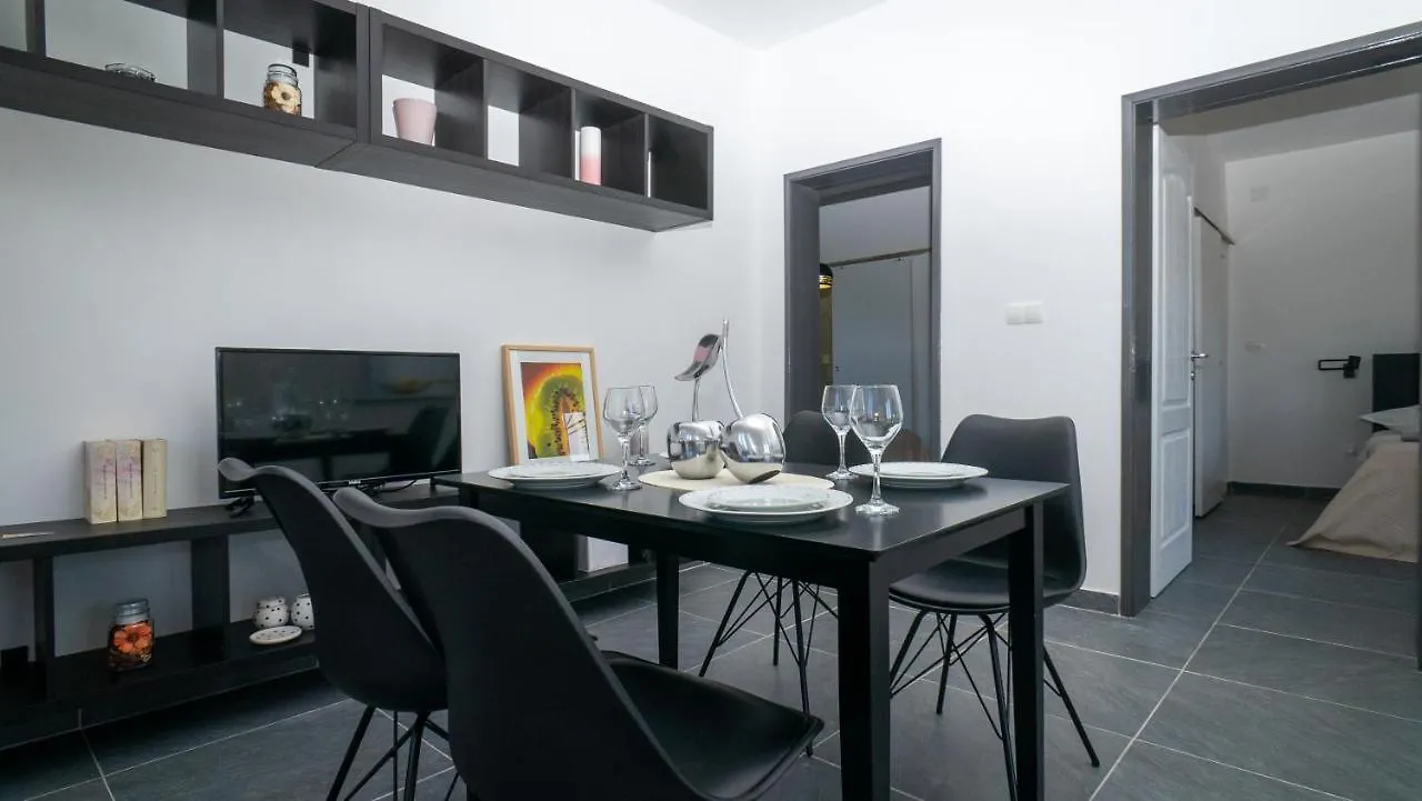 Apartman A2 S Vlastitim Bazenom Apartment Trogir